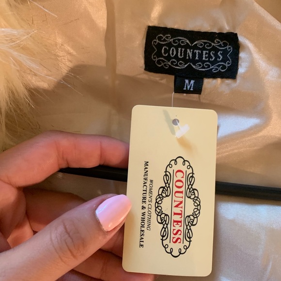 Fur vest - Picture 3 of 4